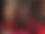 La provocazione perfetta con una minigonna in lattice nero extra corta e extra lucida, collant lucidi e stivali sexy. La padrona sa esattamente quanto questo faccia indurire il cazzo del tuo schiavo.