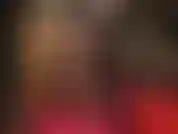 Sali dai miei sexy piedi in nylon con le mie mule di pelle con i tacchi alti, lungo le mie lunghe gambe in collant, fino ad arrivare a un bel grosso strap-on.