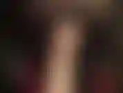 Spandex attillato, stivali alti fino alla coscia e un enorme cazzo bianco: in questa calda tuta da padrona, il suo fantastico culo è adorato dalla cinghia dell'imbracatura che mette in risalto le sue guance e il cazzo che penzola dritto in faccia.