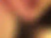 La padrona sputa un gustoso cocktail di deliziosa saliva da bere.