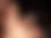 Paradiso del feticismo dei piedi - culo e piedi - la padrona si strappa i collant color sabbia per stuzzicarti a piedi nudi, poi con le gambe, sputando sui suoi piedi. Leccalo via, schiavo, assaggia le mie dita dei piedi sporche e sudate!