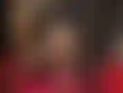 Con strati di collant lucidi e lucidi e succinte ciabatte di pelle alte da indossare.