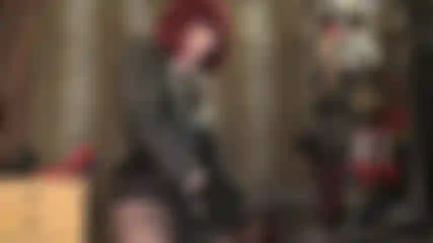 Guarda quanto si diverte la padrona vivian a infilare le sue enormi palle di cazzo nero nel tuo buco del cazzo.