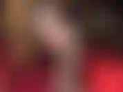 Adoro il culo in lingerie e le gambe in sexy calze di pizzo bianco lucido.