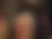 La signora vivian, in una tuta attillata molto sexy in pelle con perizoma e catene e collant lucidi, che mette in mostra il suo corpo meraviglioso.