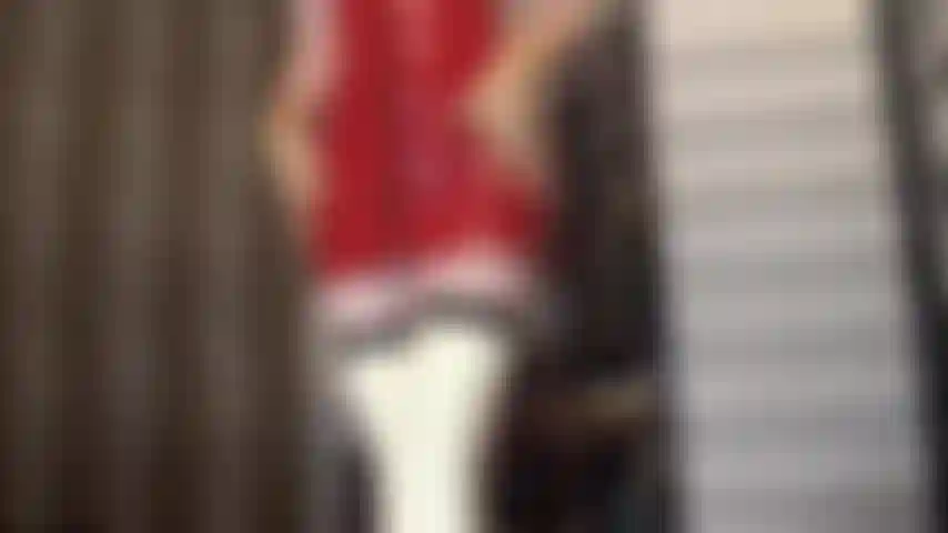 Sogno di fare facesitting con la mia padrona indossando un vestito di lattice extra corto?