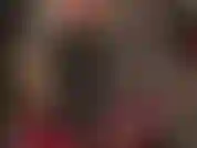 Sega con guanti in lycra. Ami il tessuto lucido e aderente della lycra/spandex. La padrona ti strofina il cazzo sui pantaloni usando i suoi guanti in lycra e le sue cosce per mungerti fino a prosciugarti.