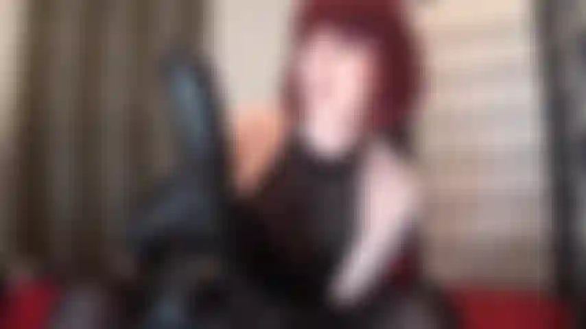 Sei sicura di poter gestire un cazzo di queste dimensioni? - Hai fissato i pezzi grossi della collezione di strap-on di mistress vivian. È ora di scoprire se sei davvero una regina delle dimensioni.