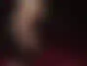 Con archi plantari incredibilmente alti - i piedi nudi della padrona vivian ti rendono debole. Con archi plantari sexy e décolleté di pelle penzolanti.