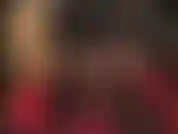 Dominatrice con facesitting e strapon: in collant lucidi, calze a strati in pizzo e stivali, la padrona infila il suo enorme cazzo bianco in profondità nei tuoi buchi del cazzo, mentre tu adori il mio culo.