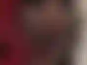 La mia padrona si abbandona al tuo feticismo per leccare i tacchi a spillo in metallo.