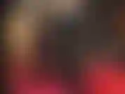 Feticista delle tute in lattice, dello strap-on, del gioco dello sputo: la padrona vivian, vestita con una tuta attillata in gomma nera e stivali, ti offre un pegging violento, sculacciate al cazzo e un gustoso cocktail di sputi.