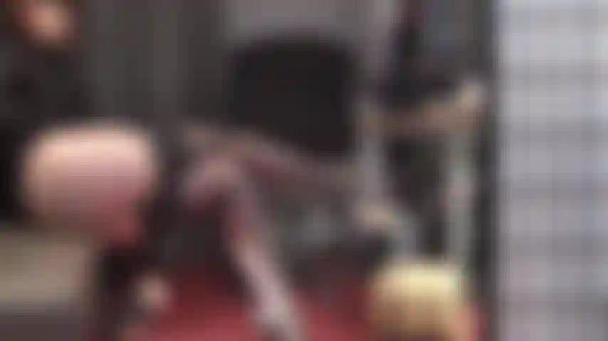 Oh wow! Such gorgeous stocking legs.