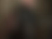 Che assaggia la deliziosa saliva dalle labbra e dalla lingua della tua padrona, che prende il suo grosso cazzo nero, che lo succhia finché la tua dea in pvc lucido non è soddisfatta: questo è il tuo dovere come mia puttana del cazzo.