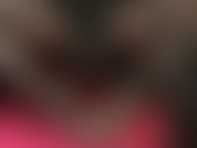 Accarezza il tuo piccolo cazzo da schiava per il mio enorme strapon con bbc, le mie gambe in collant e le mie décolleté leopardate.