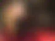 Non c'è niente di più perfetto di questo... Un collant sexy color carne, stivali lucidi extra alti e un body in vinile così stretto tra le natiche della padrona...