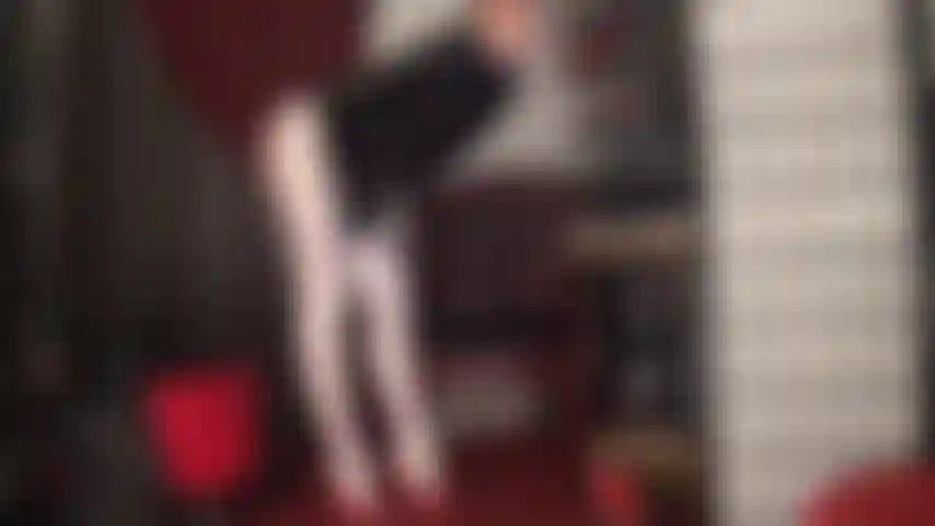 Queste gambe incredibilmente lunghe in collant in spandex bianco lucido di leohex sono tue da adorare. Una lenta e sensuale provocazione con graziosi archi, tacchi sexy e un meraviglioso sedere incluso :-).