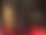 Bellissime gambe in collant neri velati a strati e calze autoreggenti in pizzo con cuciture, abbinate a un sexy miniabito nero attillato per una vista incredibile del sedere e delle gambe della padrona vivian.