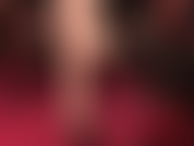 Mi inginocchio per adorare i perfetti piedi nudi della signora vivian.