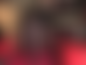 Gambe in collant blu navy lucidi, feticismo per le gambe distese e incrociate, punte a punta, trappola per il pene: strofinati su queste lunghe gambe di nylon, infilati tra le cosce incrociate.