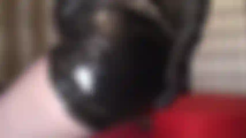 Adora il mio culo in pelle nera e collant - il mio culo ti fa tremare le ginocchia, devi sottometterti alle mie curve perfette in pelle e collant.