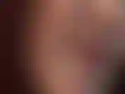 Fissata con l'orale: labbra nude, feticismo per la bocca e la lingua.