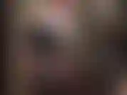 Gioco con lo sputo e ho un enorme cazzo nero da 43 cm per le mie puttane anali. Bevi il mio sputo, chinati, prendi il mio enorme strap-on e schiaffeggia il tuo duro cazzo da schiavo.