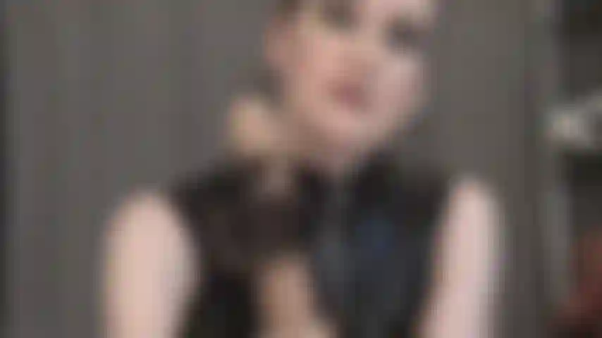 Sega con guanti di nylon neri, joi - potrebbe essere un po' diverso dal solito modo in cui ti masturbi. Seguimi. Limite. Non venire. Fino alla fine. La padrona ti guarda.