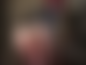 Il famoso sedere rotondo della mistress vivian, in collant neri estremamente trasparenti e body in perizoma in pvc lucido.