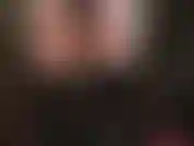 La padrona vuole che tu prenda tutti i suoi enormi cazzi e le baci il culo.