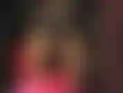 Una provocazione sensuale - oh, ti piace un po' di provocazione, farti massaggiare il cazzo dai miei bei piedi e dai miei tacchi alti, sbirciare sotto la mia gonna o giù per la mia maglietta cercando di intravedere anche solo lontanamente il mio seno.