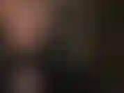 Feticista dei guanti di pelle: la tua dea della pelle capisce il tuo amore per i guanti attillati e sexy... Sul tuo viso, sulla tua bocca, sul tuo collo... E su tutto il tuo corpo.