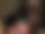 La dea del lattice mi stuzzica con il suo perfetto sedere rotondo, mentre mette in risalto una sexy gonna di gomma nera attillata. Mmm mmmm bene!