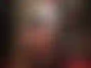 Il mio culo in collant e il mio grosso cazzo bianco sono tuoi da adorare. Sto per mungerlo direttamente nella tua bocca spalancata mentre ti inginocchi dietro di me.