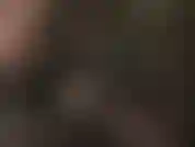 Adoratrice dei piedi con collant scintillanti.