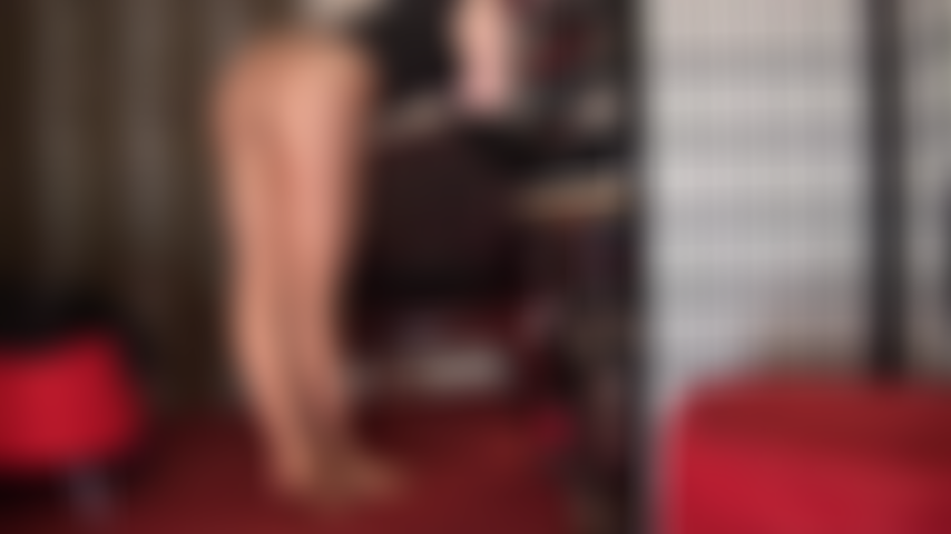 Pazza di collant e calze: la padrona vivian ti ha fatto venire voglia di collant lucidi e calze sexy con pizzo.
