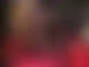 Una stupefacente e sensuale lenta provocazione in calze nere con pizzo - sei così debole per le mie lunghe gambe con tacchi, calze e giarrettiere. Guarda le mie dita muoversi molto lentamente lungo queste gambe di nylon per provocarti.