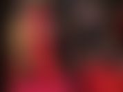 Feticista del lattice: calze di lattice rosso fuoco, abito corto e tacchi. Così scintillante!!