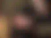 Una dea del pvc lucido: stivali alti di vernice, collant lucidi, lunghi guanti di pelle e un sexy vestito extra corto che aderisce perfettamente alle curve della padrona vivian, regalando emozionanti viste sotto la gonna...