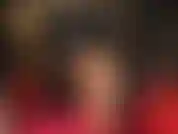 Una volta tolti gli stivali alti e rivelate le fantastiche gambe della padrona in calze lucide, sai che sei nei guai... Hai un debole per collant dorati luccicanti, tacchi e stivaletti.