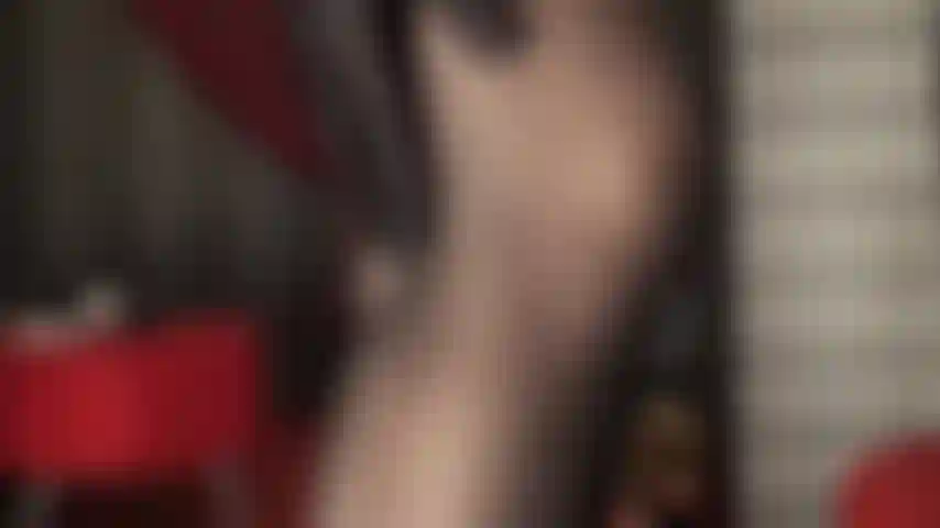 Ti piacciono le gambe e i tacchi dei collant di seta?