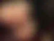 Piedi e culo in collant color carne lucidi - questa è una clip rara con unghie dei piedi smaltate.