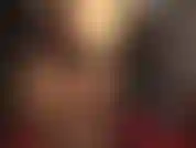 Adoro i collant e la dominazione con lo strapon. Adoro le mie gambe e il mio culo in questi collant scuri e setosi mentre accarezzo il mio grosso cazzo nero.