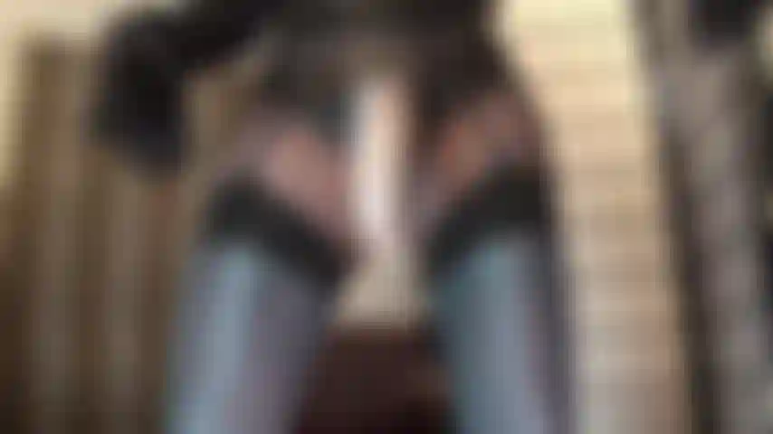 Con un grosso e gustoso strapon, calze lucide e reggicalze: la padrona vivian ti offre il suo grande strapon bianco stryker.