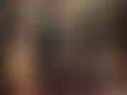 Un'adoratrice della pelle, un enorme strap-on nero: la padrona vivian, vestita completamente in pelle, ti mostra come appare un vero cazzo, non quel minuscolo cazzetto che porti con te.