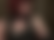 Mi stuzzica la padrona con i suoi sexy guanti in pvc nero lucido. Non puoi proprio resistere a un paio lucido come questo. So che vuoi sentirli addosso, dentro e fuori...