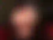 I bellissimi piedi della signora vivian e il suo culo nudo in un minuscolo perizoma rosso.