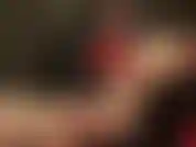 La mia padrona si accarezza il grosso cazzo mentre tu adori i suoi sexy piedi nudi.