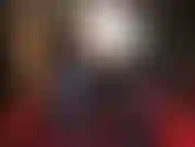 Gambe in collant blu acceso - accarezza le mie gambe e i miei piedi, schiava. Latte che viene su tutti i miei talloni.