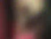 Guarda la mia padrona indossare più paia di collant lucidi extra sexy, stuzzicandomi con le sue gambe e il suo culo perfetti.